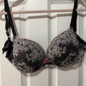 Victoria's Secret Black and Cream Sparkly Lace Bra
